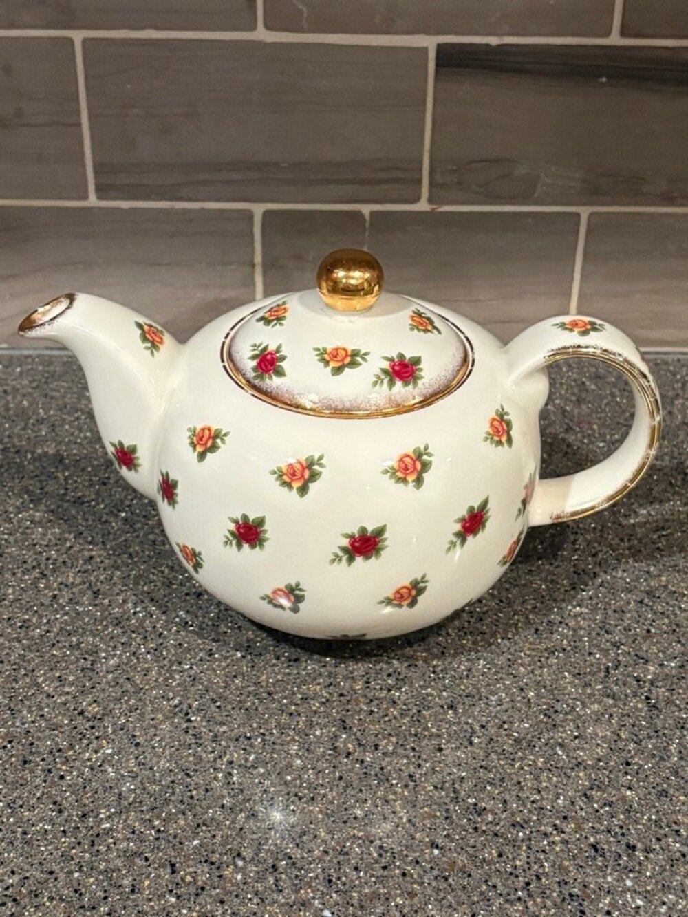VTG Royal Albert "Old Country Roses" china teapot
